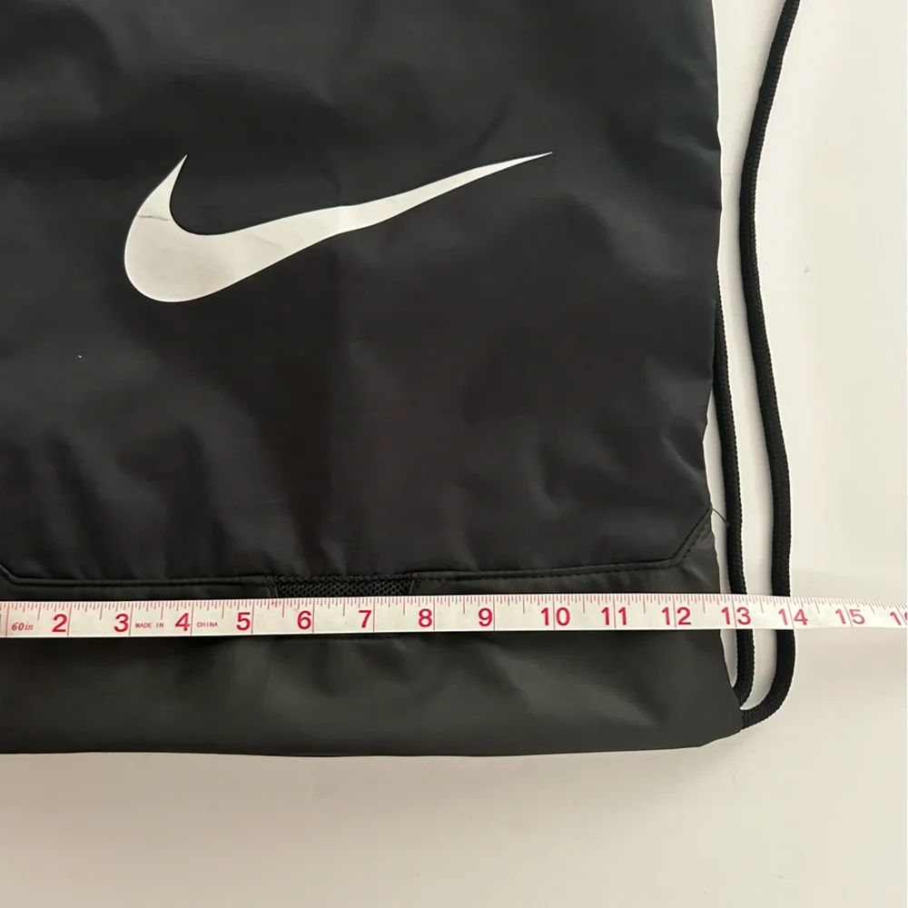 Nike Black White lightweight Training Gym Sack backpack - Picture 6 of 7